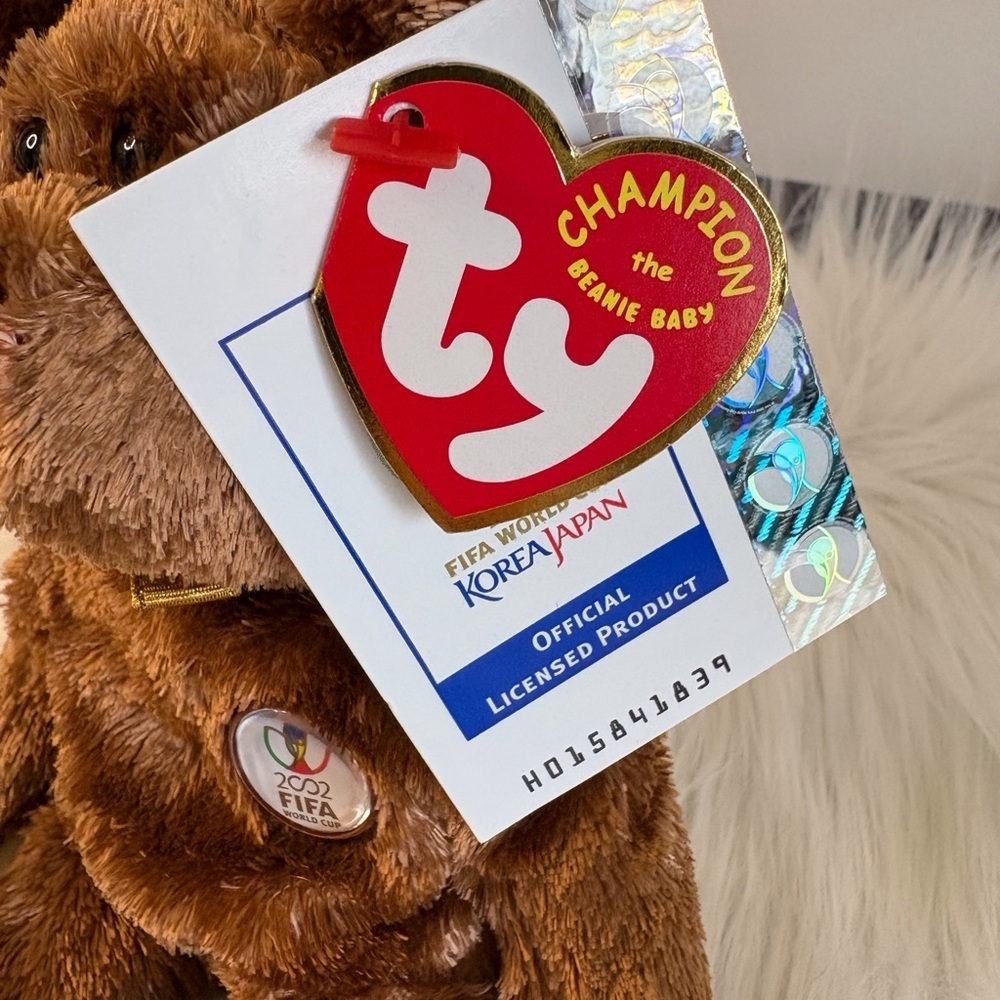 Ty(38)Champion Brown Collectible Bear with Badge - Picture 2 of 7